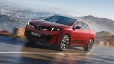 BMW'nin yeni elektrikli coupe-SUV modeli iX4 tanıtıldı. Araç, 828 km menzil, 603 beygir güç ve hızlı şarj desteğiyle dikkat çekiyor. – elektrikli BMW iX4