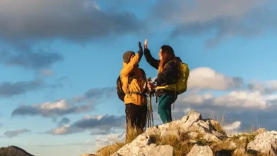 Hızlı tempolu dünyadan uzaklaşmak isteyen gezginler için 2027 seyahat trendleri ve öne çıkan beş tarihi yürüyüş rotası açıklandı.